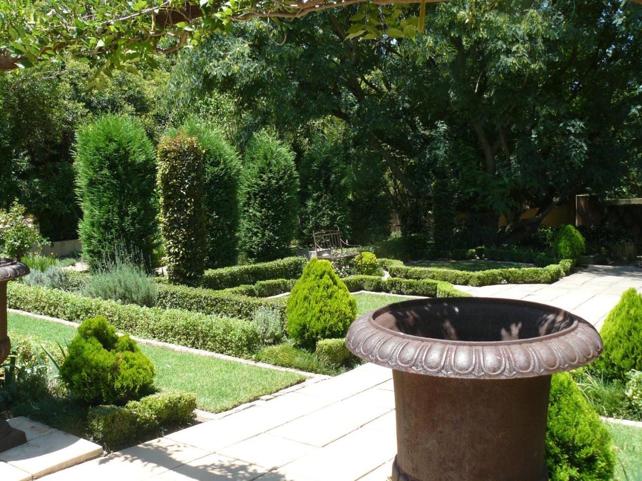 Moon And Sixpence Garden Guest House มัลเดอร์สดริฟต์ ภายนอก รูปภาพ