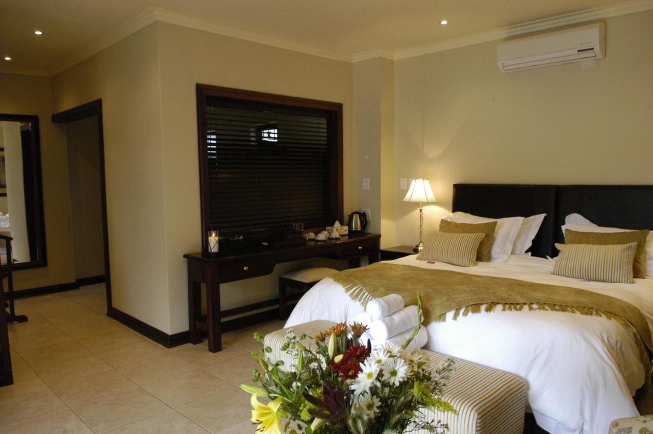 Moon And Sixpence Garden Guest House มัลเดอร์สดริฟต์ ภายนอก รูปภาพ